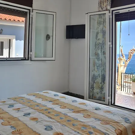 Ritsa House בית נופש איה אפימיה